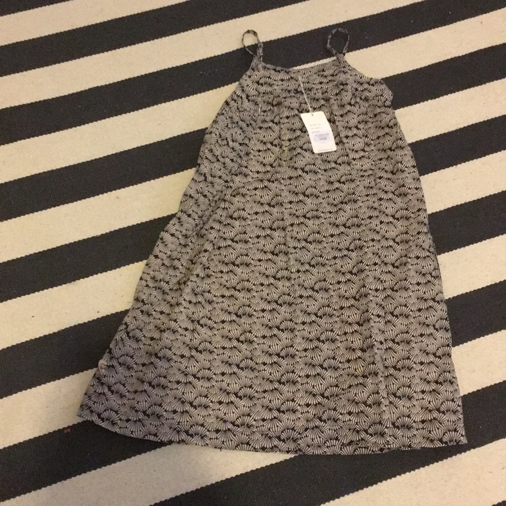Black and white patterned dress